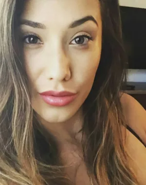 eva lovia 10