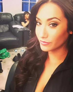 eva lovia 20