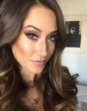 eva lovia 21
