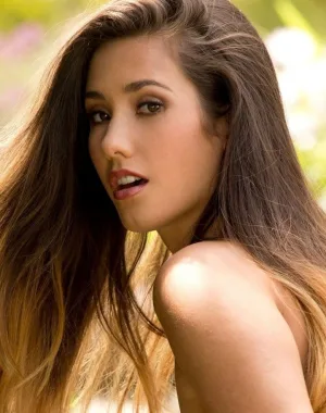eva lovia 31