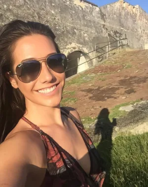 eva lovia 39