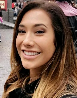 eva lovia 43