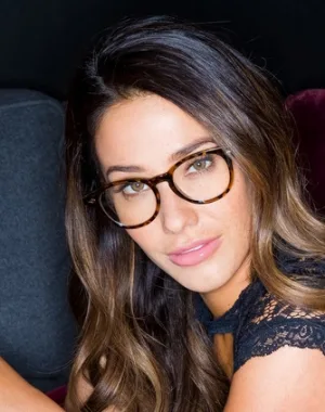 eva lovia 48