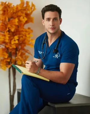 Mikhail Varshavski 18