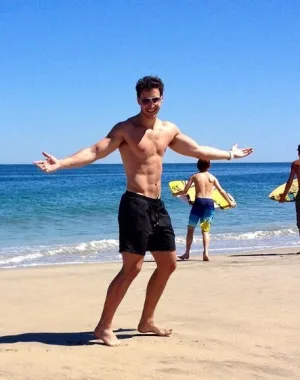 Mikhail Varshavski 28