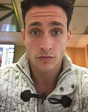 Mikhail Varshavski 32