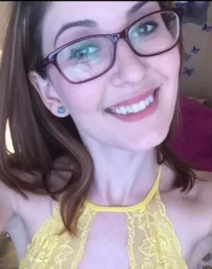 Amber Hahn 24