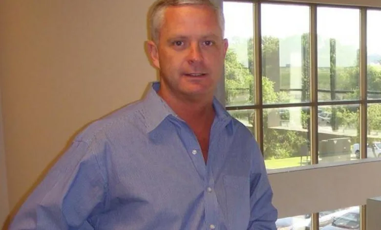 Stuart James