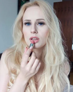 Angel Wicky 4