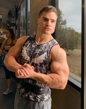 Julian Arroyo 22