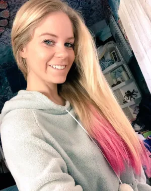 Anabelle Pync 19