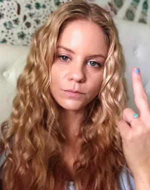 Anabelle Pync 22