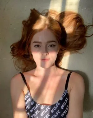 Jia Lissa 27