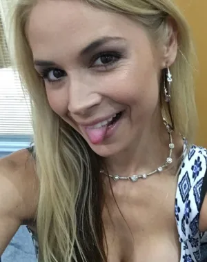 Sarah Vandella 16