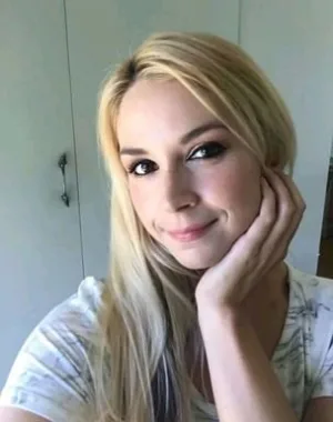 Sarah Vandella 52