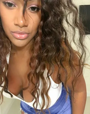 Katt Leya 10