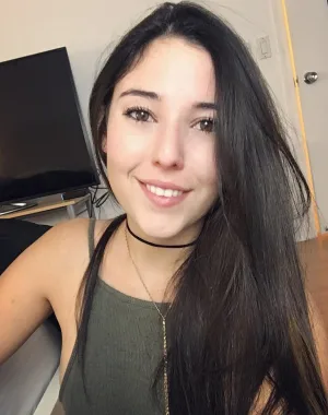 Angie Varona 13