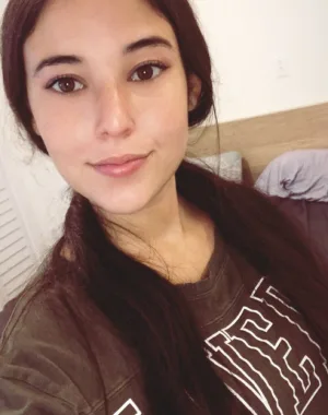 Angie Varona 16