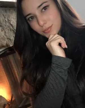 Angie Varona 18