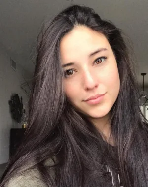 Angie Varona 22