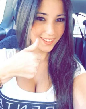 Angie Varona 28