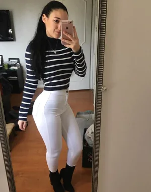 Angie Varona 30
