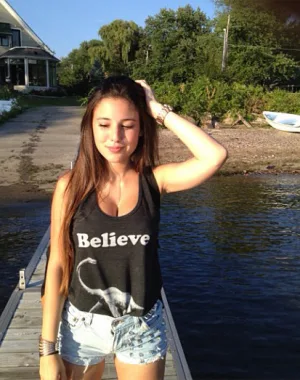Angie Varona 36
