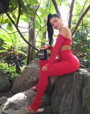 Katya Elise Henry 32