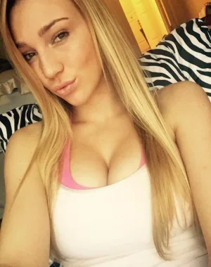 Kendra Sunderland 15