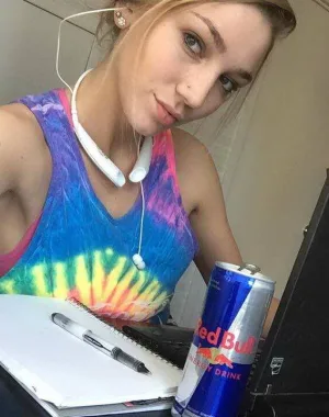 Kendra Sunderland 17