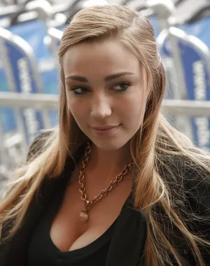 Kendra Sunderland 21