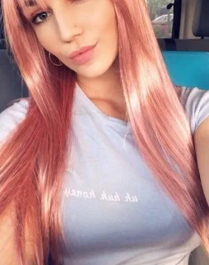 Kendra Sunderland 33