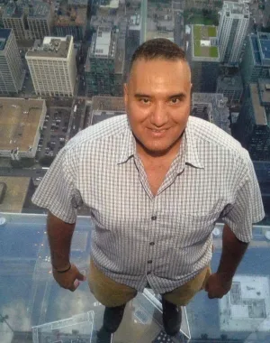 Aaron Ramos 8