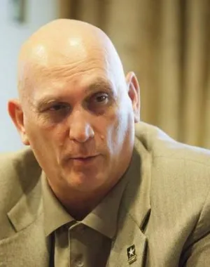 Raymond T. Odierno 19