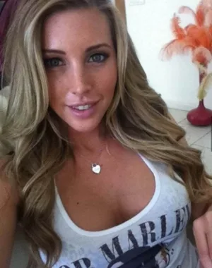 Samantha Saint 28