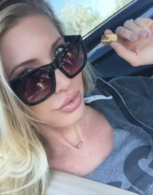 Samantha Saint 40