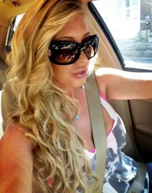 Samantha Saint 50