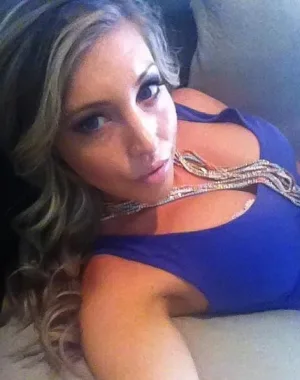 Samantha Saint 60