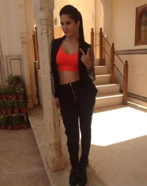 sunny leone 30