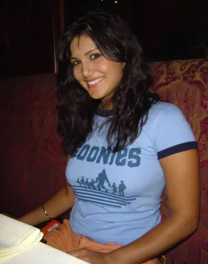 sunny leone 35