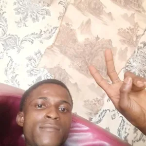 Bonnie / Real face of the scammer