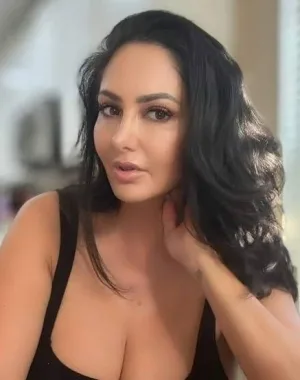 angela 1