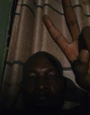 DHONNA HANDY / Real face