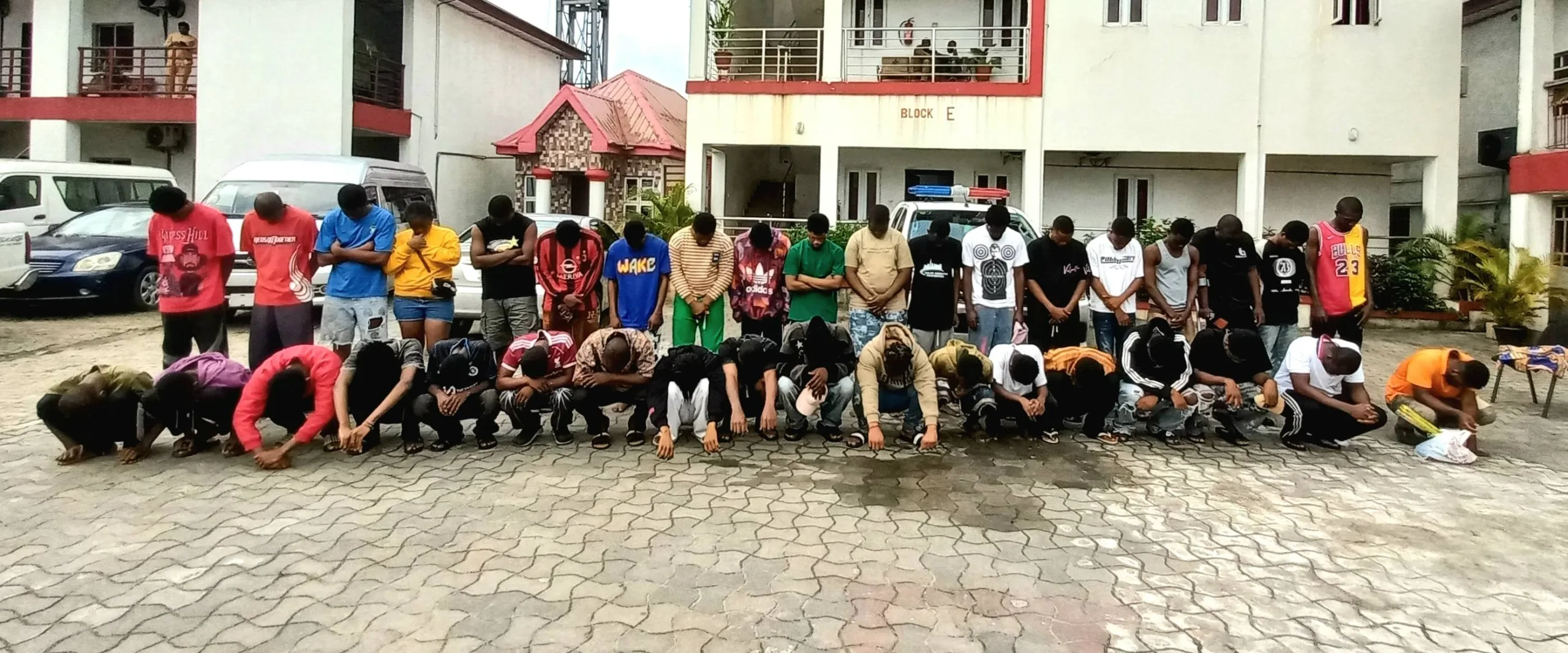 Arrests 37 Internet Fraud Suspects in Nigeria