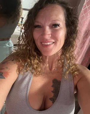 Rayna 42