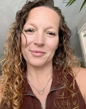 Rayna 83