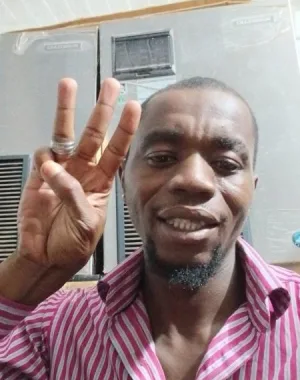 Shneider / real face